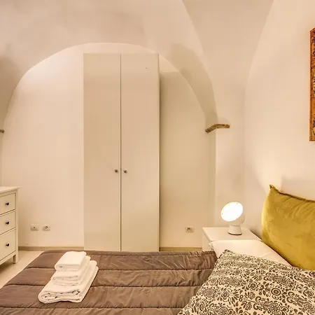 Coronari Stylish Apartment